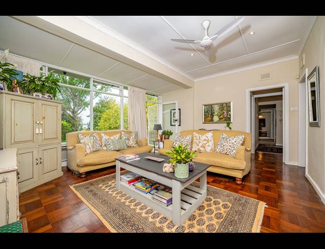 4 BEDROOM HOUSE FOR SALE IN COWIES HILL
